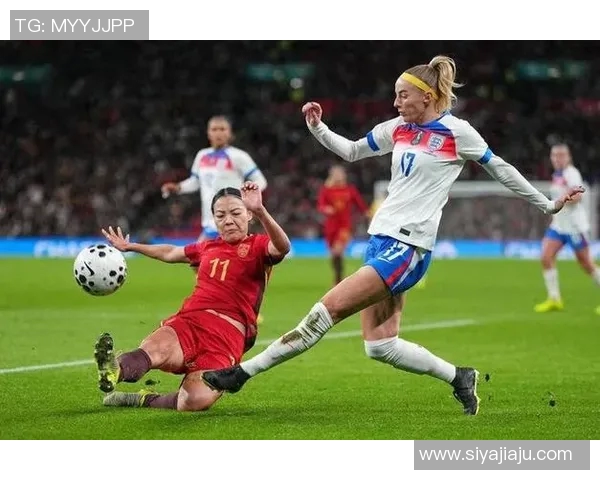 中国队在友谊赛中以一球小胜法国队展现出强大实力与团队默契